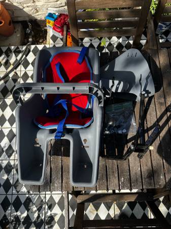 Bell Cocoon 300 Bicycle Rear Mounted Child Carrier Seat 1