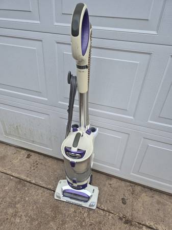 Shark Vacuum 1