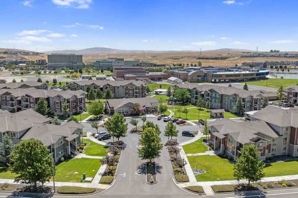 $1,345 / 2br - 2/BD, Game Room, 24-Hour Professional On-Site Maintenance (5501 W Hildebrand Blvd, Kennewick, WA)63697245738755123