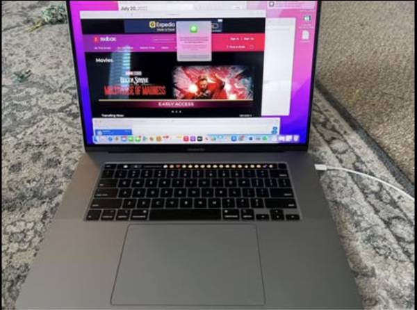 MacBook Pro 1