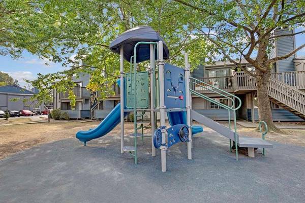 $2,270 / 2hab - 1100ft2 - Centro de fitness, garajes independientes, excelente ubicación, interiores remodelados63688332957185121