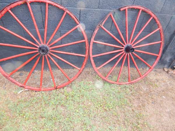 Wooden Wagon Wheel 1