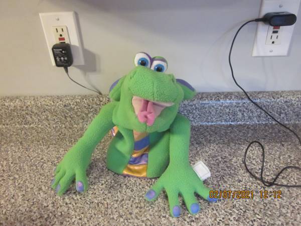 Melissa & Doug Dragon Puppet 1