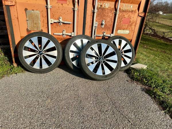 4 aluminum wheels w assurance 225/45 R18 tires 1