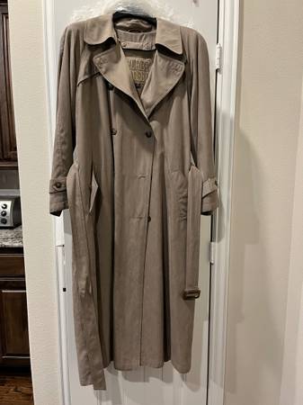 Women’s Trench coat 1