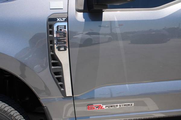 2023 *Ford* *F350* *Super* *Duty* F250 4X4 ** Motor de 6.7L de alta potencia ** - $68,422 (Ford F-350 Super Duty)63469770042881123