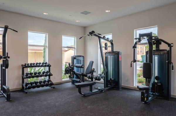 $2,498 / 1br - 663ft2 - In-Unit Washer & Dryer, Clubhouse, Tiled Backsplash (3065 Village at the Park Dr, Camarillo, CA)63800689869571123
