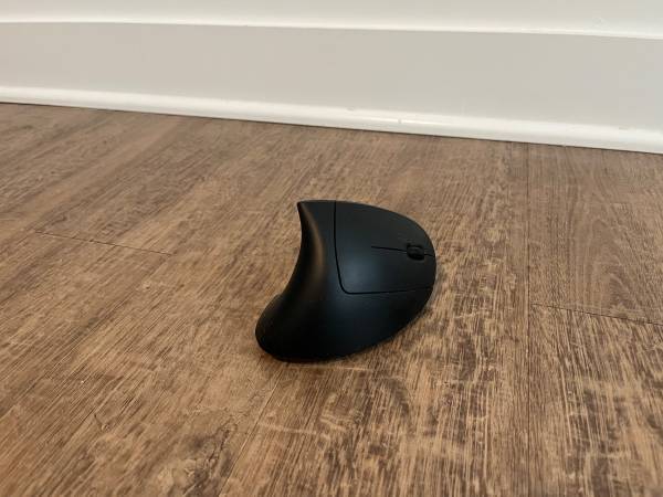 Wireless Ergonomic Mouse 1