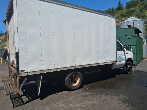 2008 ford e350 superduty 12' reefer box truck - $9,000 (tacoma)63623042718721123