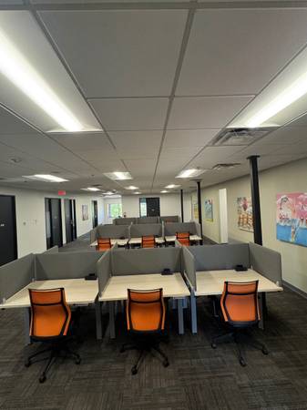 $213 Co-Working Office Spaces-Create, Connect and Grow with REGUS! (Phoenix, Arizona)63755008334849122