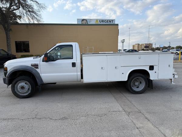 ONE OWNER 2009 FORD F-450 Super Duty 4X2 2dr Regular Cab - $8,500 (north)63439236335619123