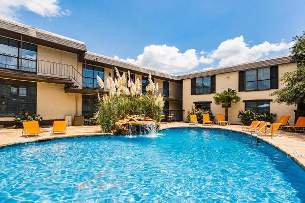 Fire Pit, Game Room with Billiards Table, Off-Street Parking 1