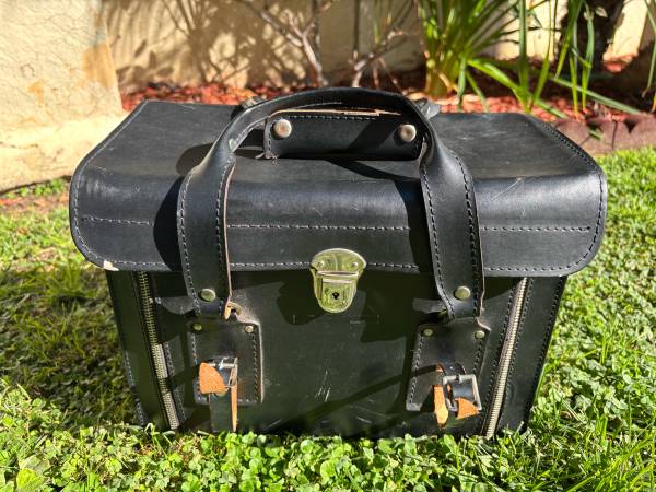 Vintage Vernon Pro-1300 black camera case 1