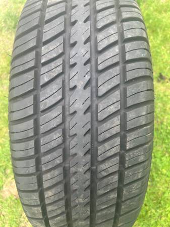 P235/60R15 Cooper COBRA RADIAL G/T 98T RWL M+S - $130 (Billerica)63471260323329122