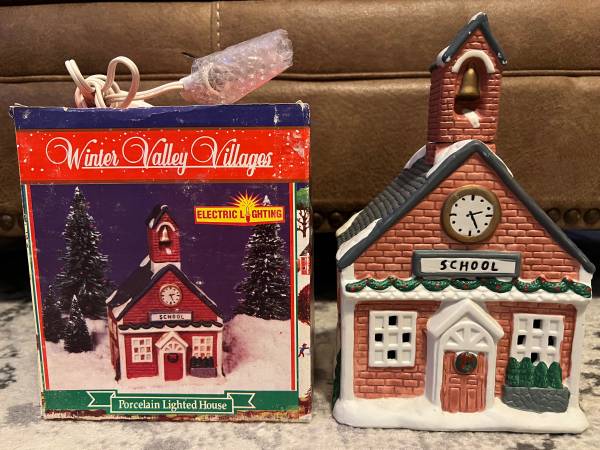 Vintage Christmas Porcelain Lighted House 1