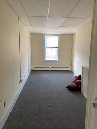 $300 / 182ft2 - ¡Servicios Incluidos! ¡Trae tu trabajo desde casa aquí! (Claremont)63932056549890123