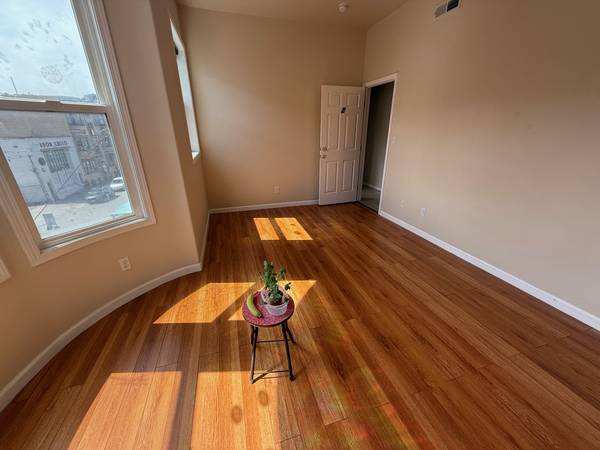 $1,050 / 6br - Prime North Beach, newer remodeled, unfurnished private room for rent (north beach / telegraph hill)63847025702659123