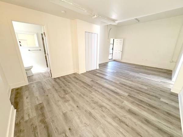 $1,400 / 850ft2 - Office Space for Lease El Sereno 3 offices + private restroom+parking (Los Angeles)63840107357441120