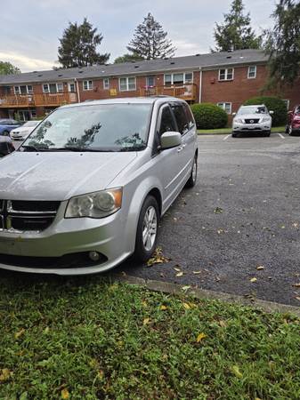 Dodge grand Caravan 2012 Clean Title - $3,900 (Poughkeepsie)63436938405251124