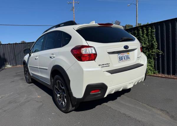 2017 Subaru Crosstrek - $14,950 (Vista)63476145327363123