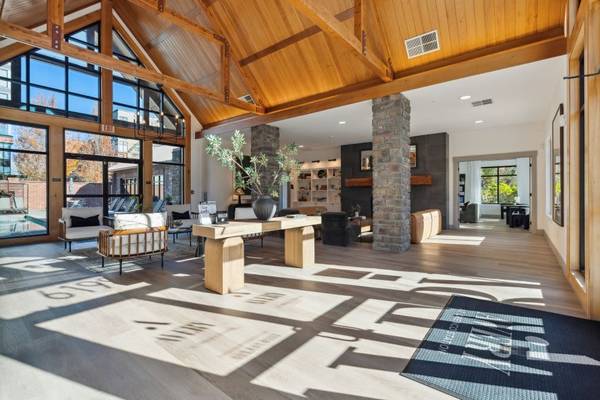 $1,726 / 1br - 787ft2 - Onsite Management & Maintenance, Clubhouse, Fireplace (6199 NE Alder St, Hillsboro, OR)64038884307713121