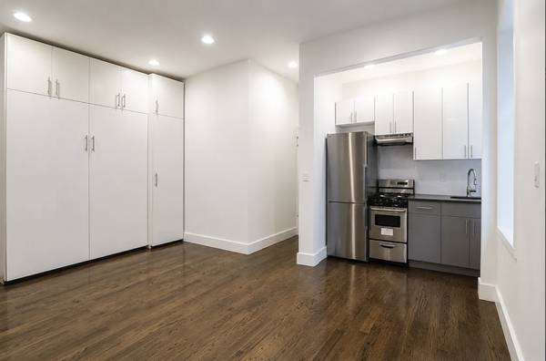 Renovated Pre-War Studio | Crown Heights | Laundry | H/H Included!! 1