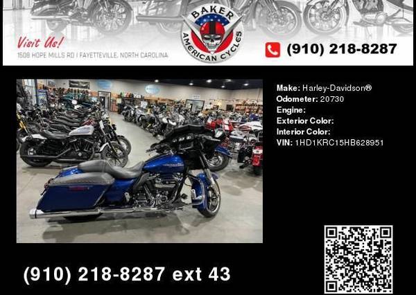 2017 Harley-Davidson® FLHXS - Street Glide® Special 1