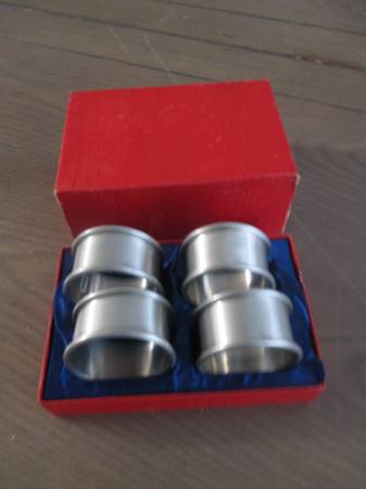 Vintage Leonard Silverplate Napkin Rings Set of 4 Original Box Holiday 1