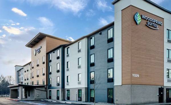$2,016 / 1br - Live in Comfort - No Lease, No Deposit! (11329 Pacific Hwy SW, Lakewood, WA)63799908802179120