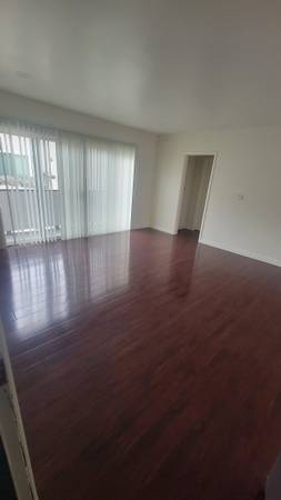 $1,950 / 1br - 5239 Lindley ave. #1063701185675779123