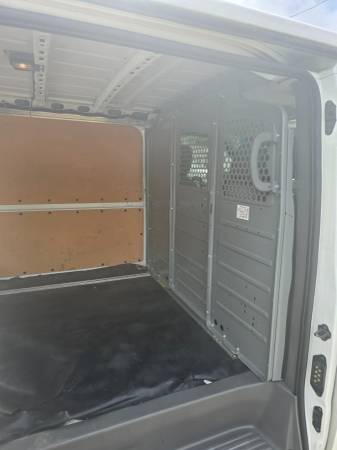 2018 Nissan NV 2500 HD - Photo 10