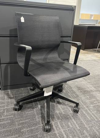 Mesh Mid Back Chair 1