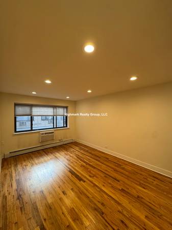 $1,200 🌊🕯️🌸Whispers of the Lake ✨ Renovated Studio Retreat🌊🕯️🌸 (Chicago)64041645774338123
