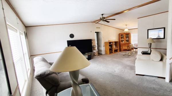 $165,000 / 3br - 1782ft2 - Beautiful 1782 SF, 3 Bedroom, 2 Bath Redman in Park (Milwaukie)63820882932867121