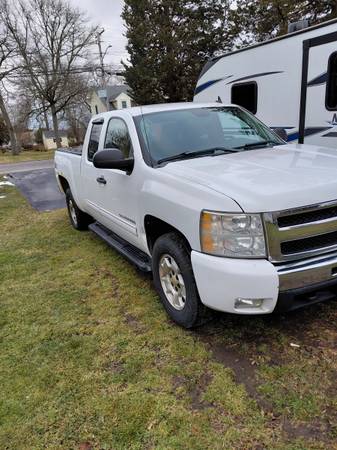 2011 Chevrolet Silverado 1500 4X4 1