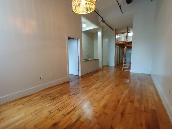 $3,950 / 1br - SIN COMISIÓN, Amplio Loft de Fábrica Convertida de 1 Dormitorio+OFICINA/1 Baño, Línea G (Bed-Stuy)63862609770625123