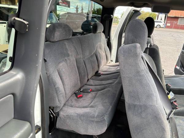 2001 Chevrolet Silverado 1500 LS - Photo 12