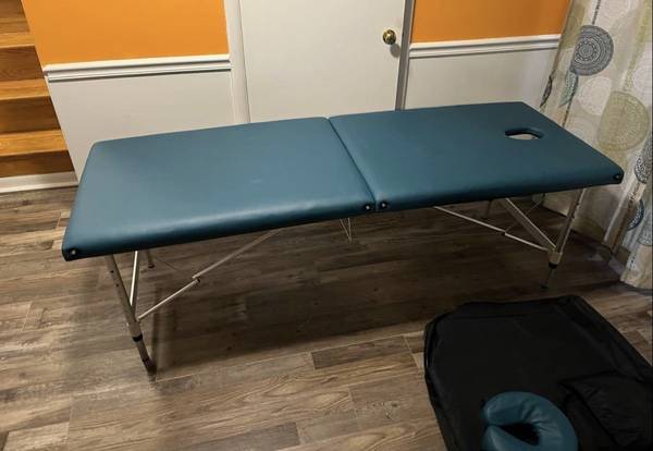 Folding Massage Table 1