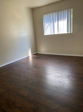 $2,450 / 2br - 875ft2 - Move In Special!! 2BD/1BA (Spring Valley)63663785796865123