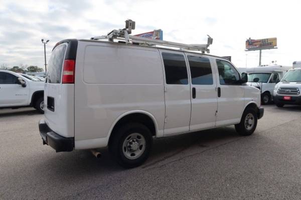 2015 Chevrolet Express 2500 - Photo 5