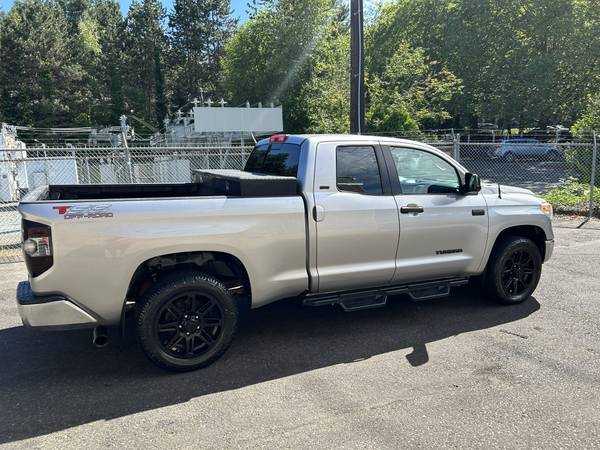 2018 Toyota Tundra Double Cab SR5 4WD --5.7L V8, TSS Off Road, Clean-- - $29,995 (kirkland)63613954175235123