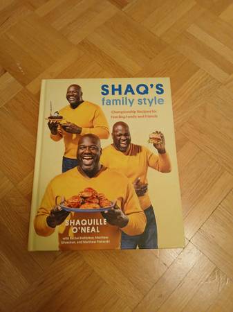 SHAQUILLE O'NEAL - SHAQ'S FAMILY STYLE COOKBOOK 2022 1