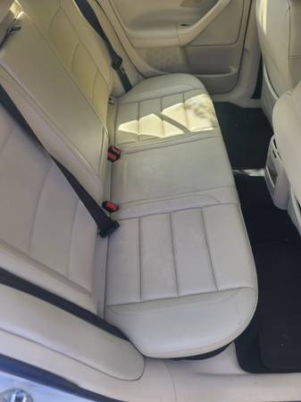 2010 VOLKSWAGEN $2500/TÍTULO LIMPIO E INFORME CARFAX - $2,50063435458985987124