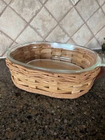 Large Pyrex roaster glass dish with serving basket 1
