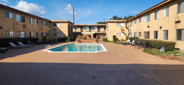 STUDIO AVAILABLE!!!!!$$$1,450.00 1