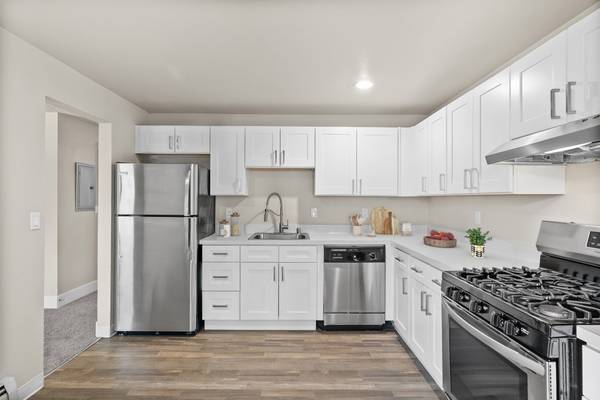 $1,899 / 2br - 1046ft2 - Patio/Balcón Privado, 2H 2BA, Ubicado en Lakewood (8200 Bridgeport Way Southwest, Lakewood, WA)63885127936385124