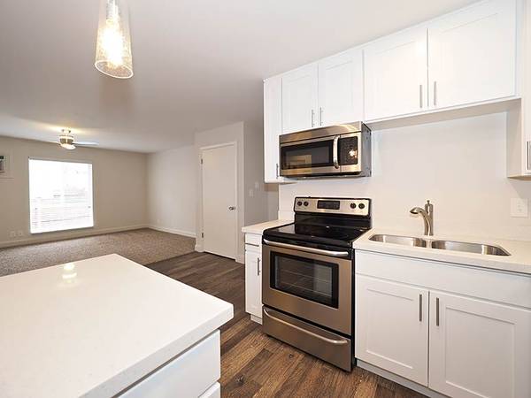 $1349.00 / 1br - 750ft2 - Renovated 1-Bed | Prime Location by Capitol63674381042947121