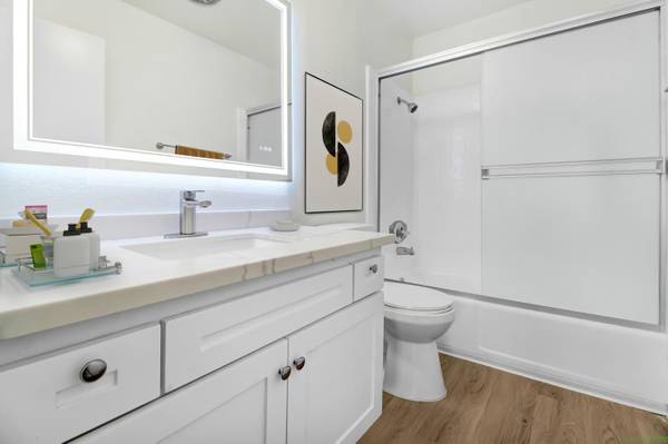 $3,500 / 2br - 1100ft2 - West Los Angeles 2 Bedroom 2 Bath ^ Air Conditioning ^ Won't Last! (West Los Angeles)63952928216450123