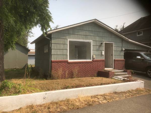 $619,000 / 6br - rezoned to multi family; three buildings two tax lots 3 buildings (Kelso, WA)63956353254274122