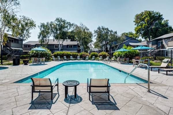 $2,605 / 2br - 870ft2 - 2/bd, Situated in Union City!, Stainless-Steel Appliances (fremont / union city / newark)63860996573441123